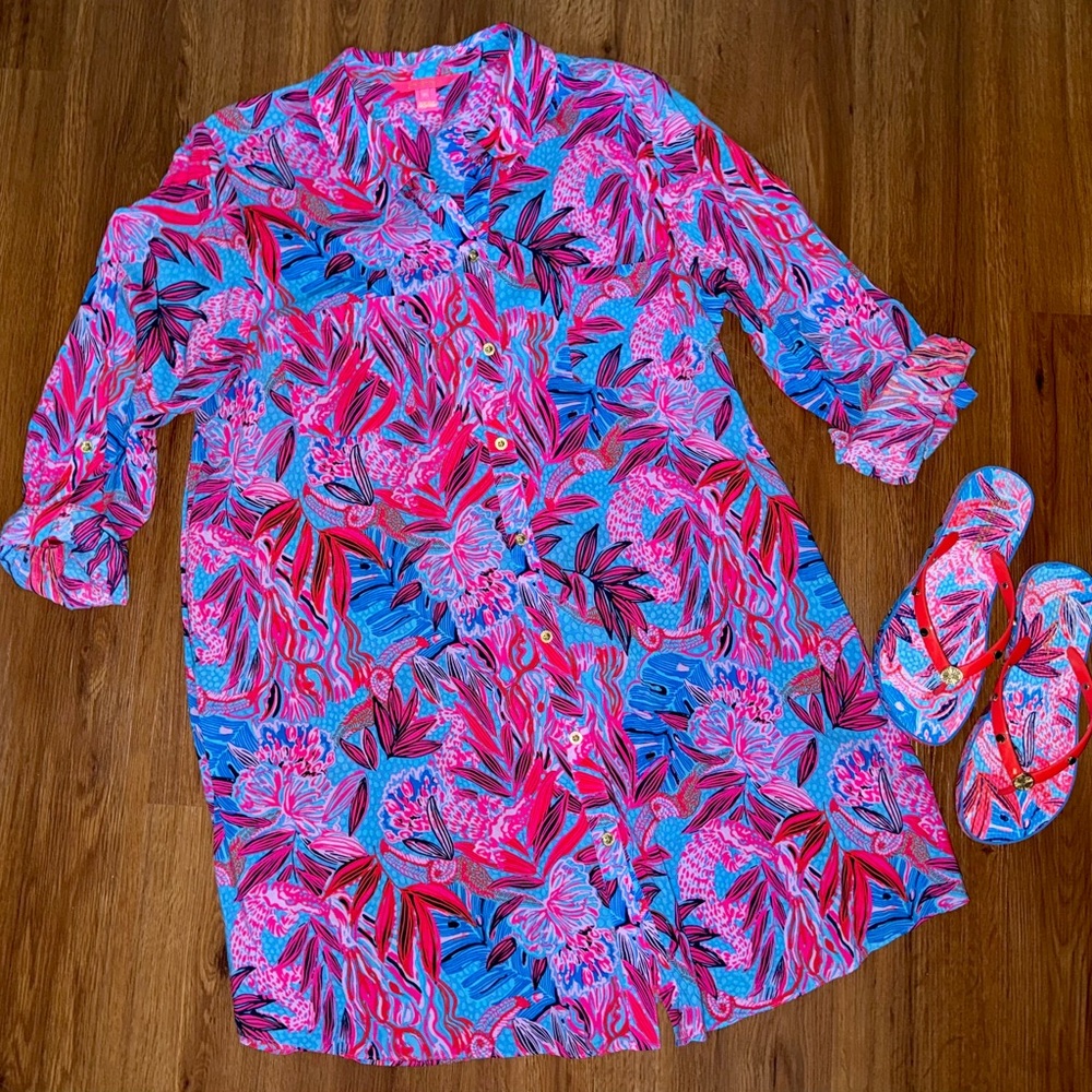 Lilly Pulitzer Ruby Red Wild Times Flip Flops - Picture 2 of 3